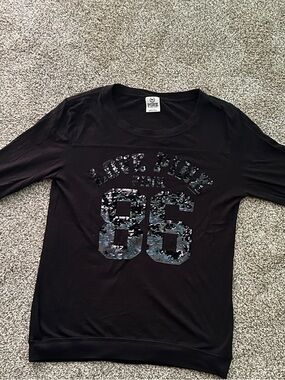 Y2K Vintage Black Sequin '86' Graphic Long-Sleeve Top